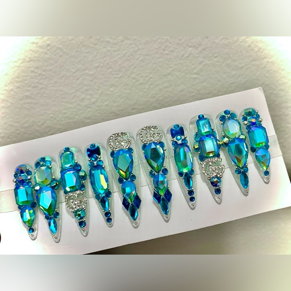 Custom press on nails